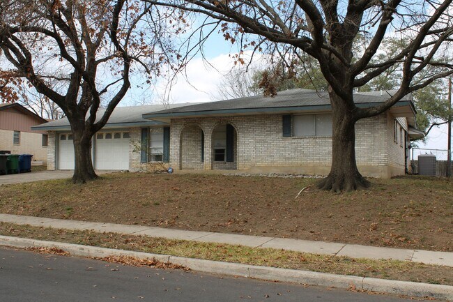 Foto del edificio - CROWNHILL PARK, ALAMO HEIGHTS I.S.D.