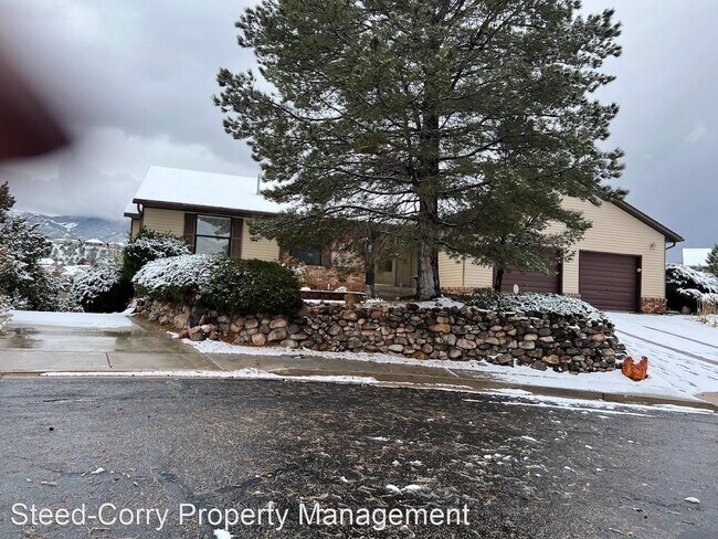 Building Photo - 4 br, 3 bath House - 2385 W. Beacon Circle