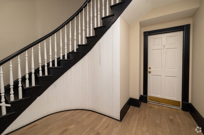 Foto del vestíbulo - 936 N Calvert St