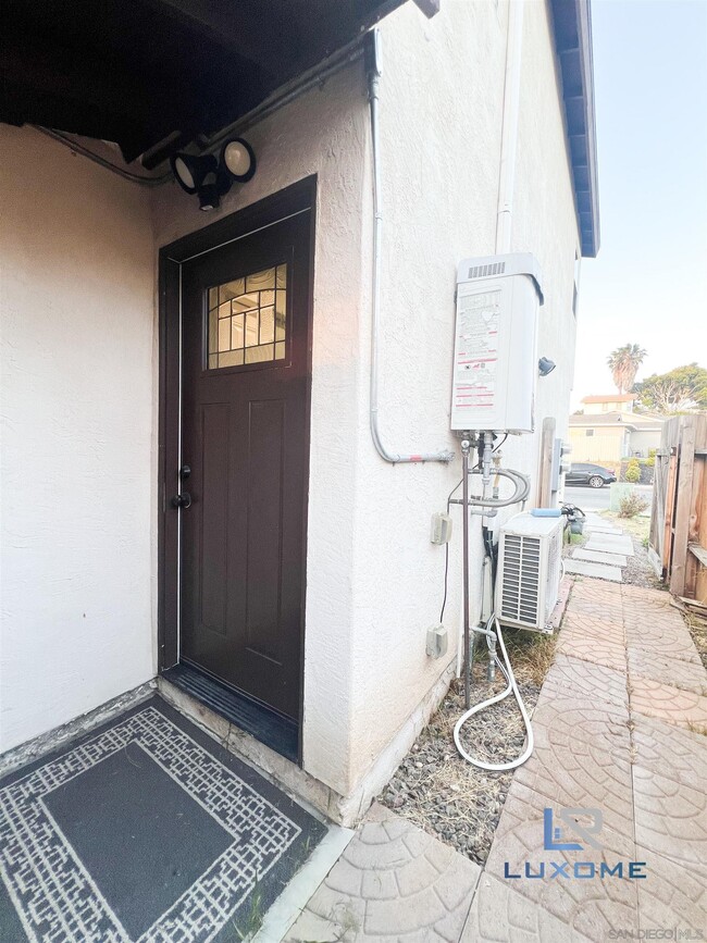 Building Photo - 1288 Otono St