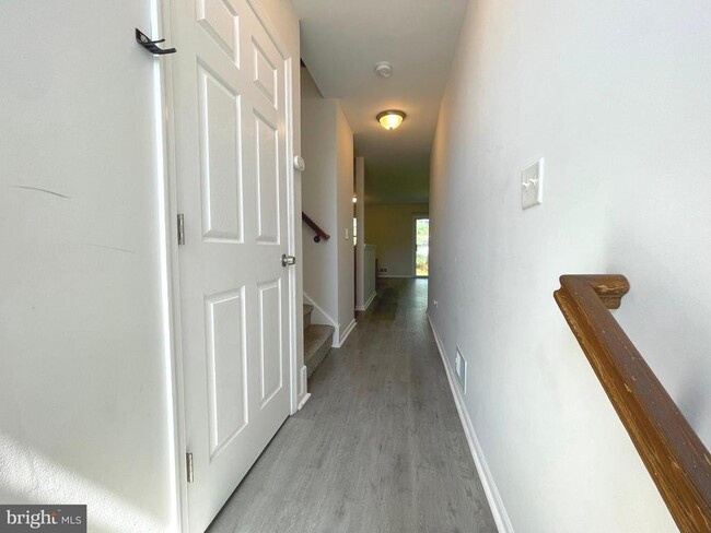 Foto del edificio - 102 Orchid Ln