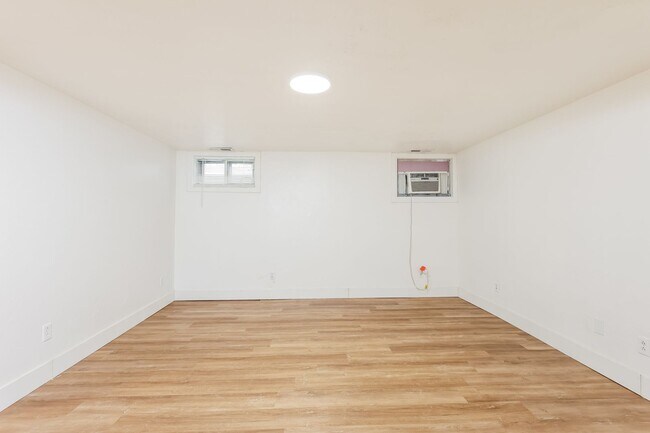 Building Photo - Eagle Lake Duplex