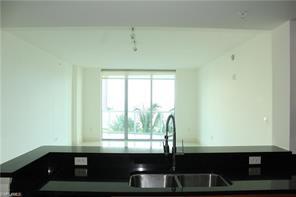 Foto del edificio - 3000 Oasis Grand Blvd