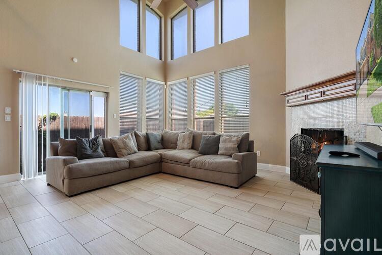 Primary Photo - 412 Cypress Hill Dr