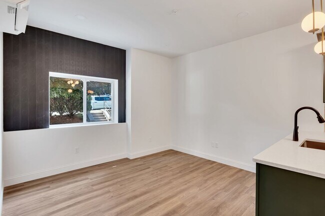 Foto del edificio - 36 Pawling Ave