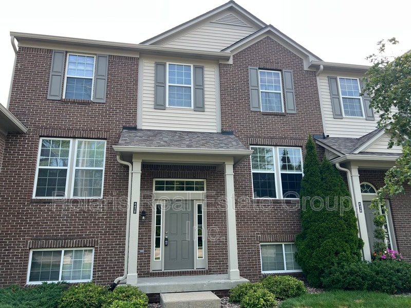 Foto principal - 8428 Clayhurst Dr