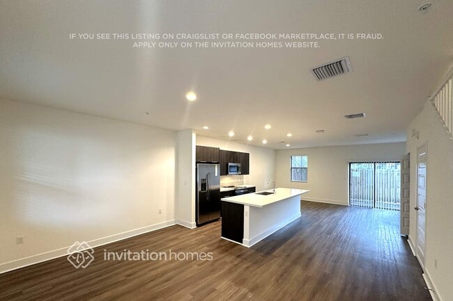 Foto del edificio - 10437 NW 82nd St