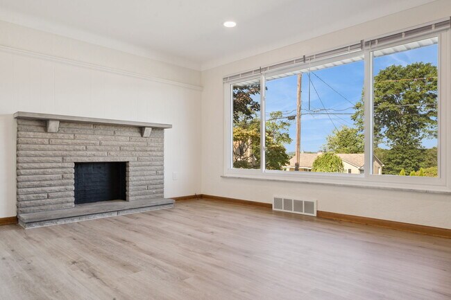Foto del edificio - 535 Hickory Dr