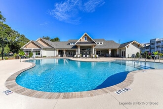 Building Photo - Legends at Town Place