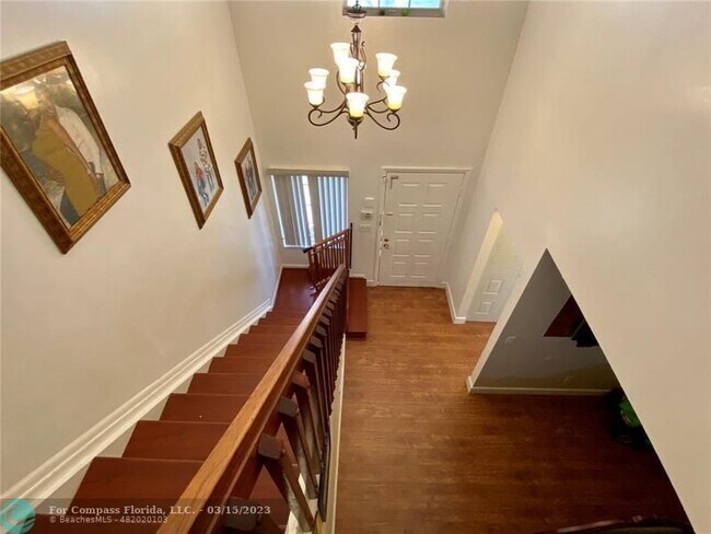 Foto del edificio - 890 NW 99th Ave