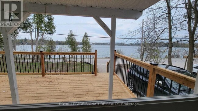 Photo du bâtiment - 5749 Lakeshore Rd