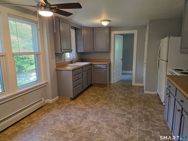 Building Photo - 440 Taylor Hill Rd