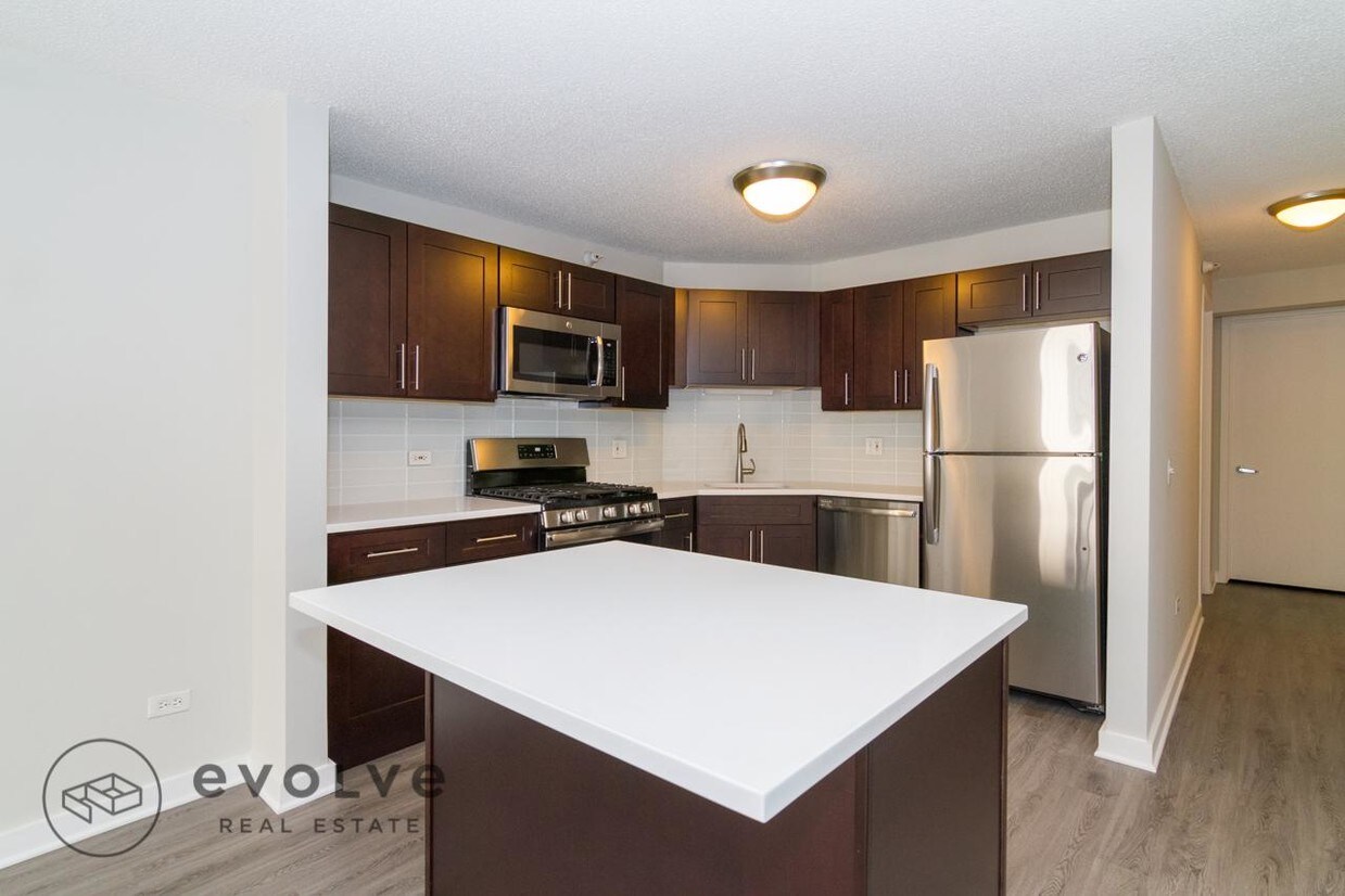 Foto principal - 540 N State St