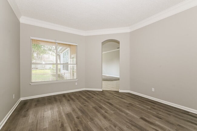 Building Photo - 755 Westminster Dr