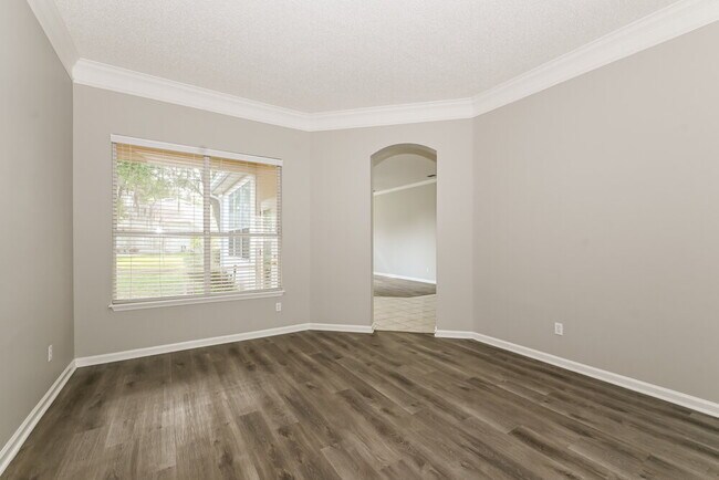 Foto del edificio - 755 Westminster Dr