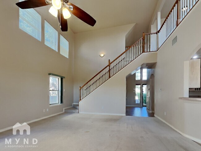 Foto del edificio - 914 Almadin