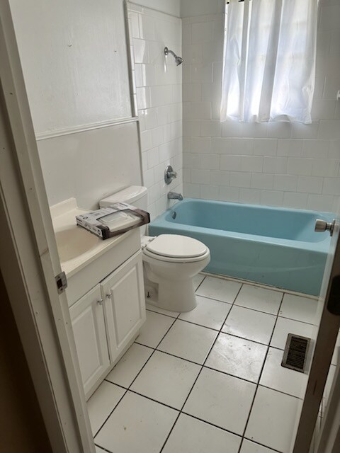 Foto del edificio - 2126 W 38th St