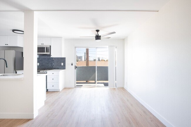 Foto del interior - 5740 Camellia Avenue - Camellia Apartments