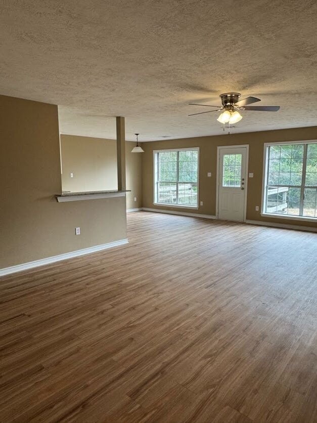 Foto del edificio - Great 3 bedroom situated next to Blinn College's parking lot!