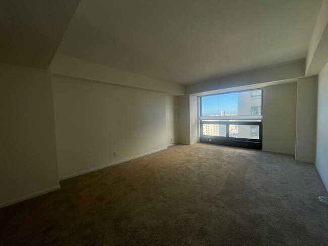 Foto del edificio - Spectacular 11th-Floor City View Condo w/ ...