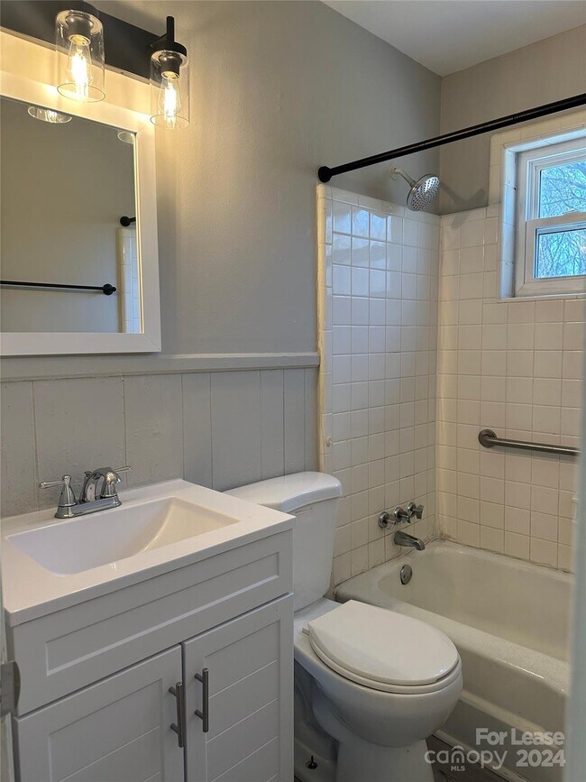 Building Photo - 2716 Pitts Dr