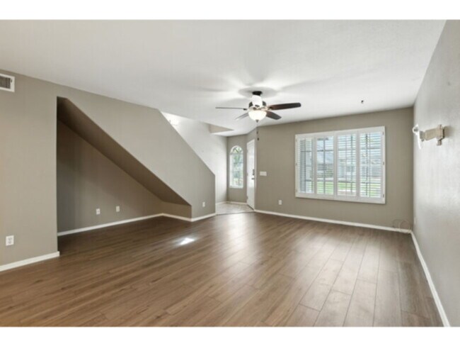 Foto del edificio - Chandler Townhouse with Double Ensuites