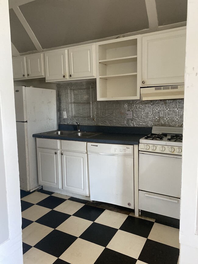Building Photo - 4407 Danneel St