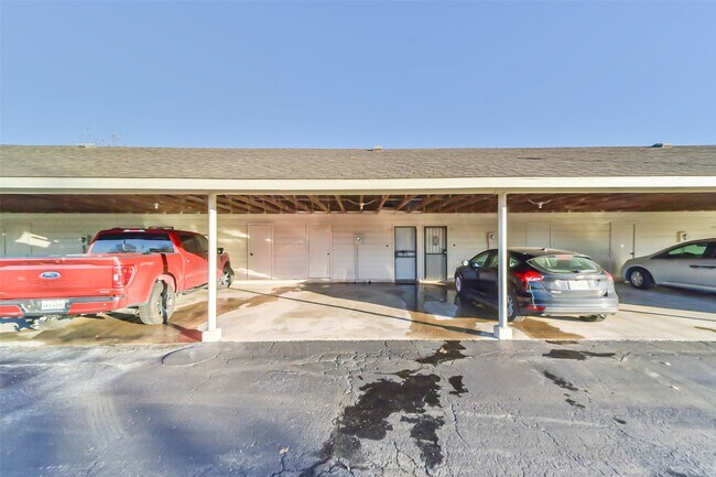 Building Photo - 1413 Ramada Dr