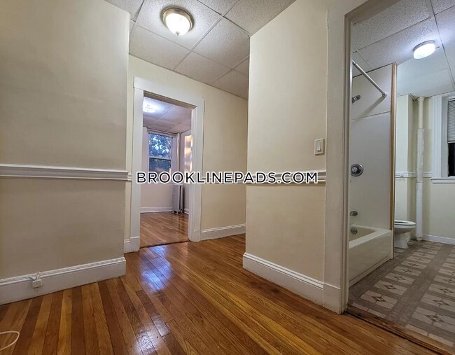 Foto del edificio - 364 Riverway