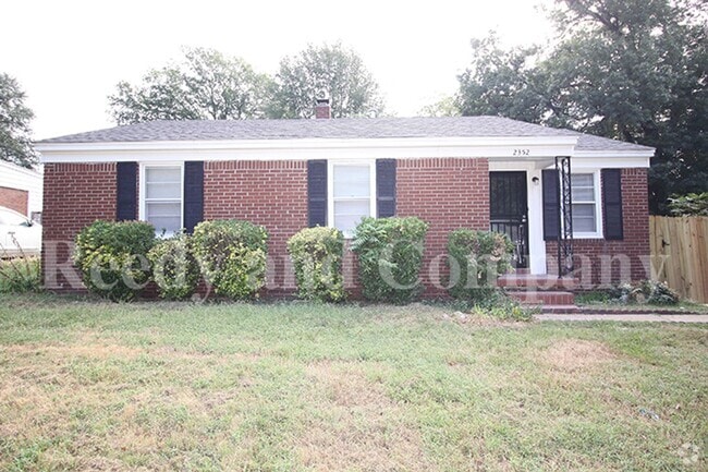 Building Photo - 2352 Imogene St
