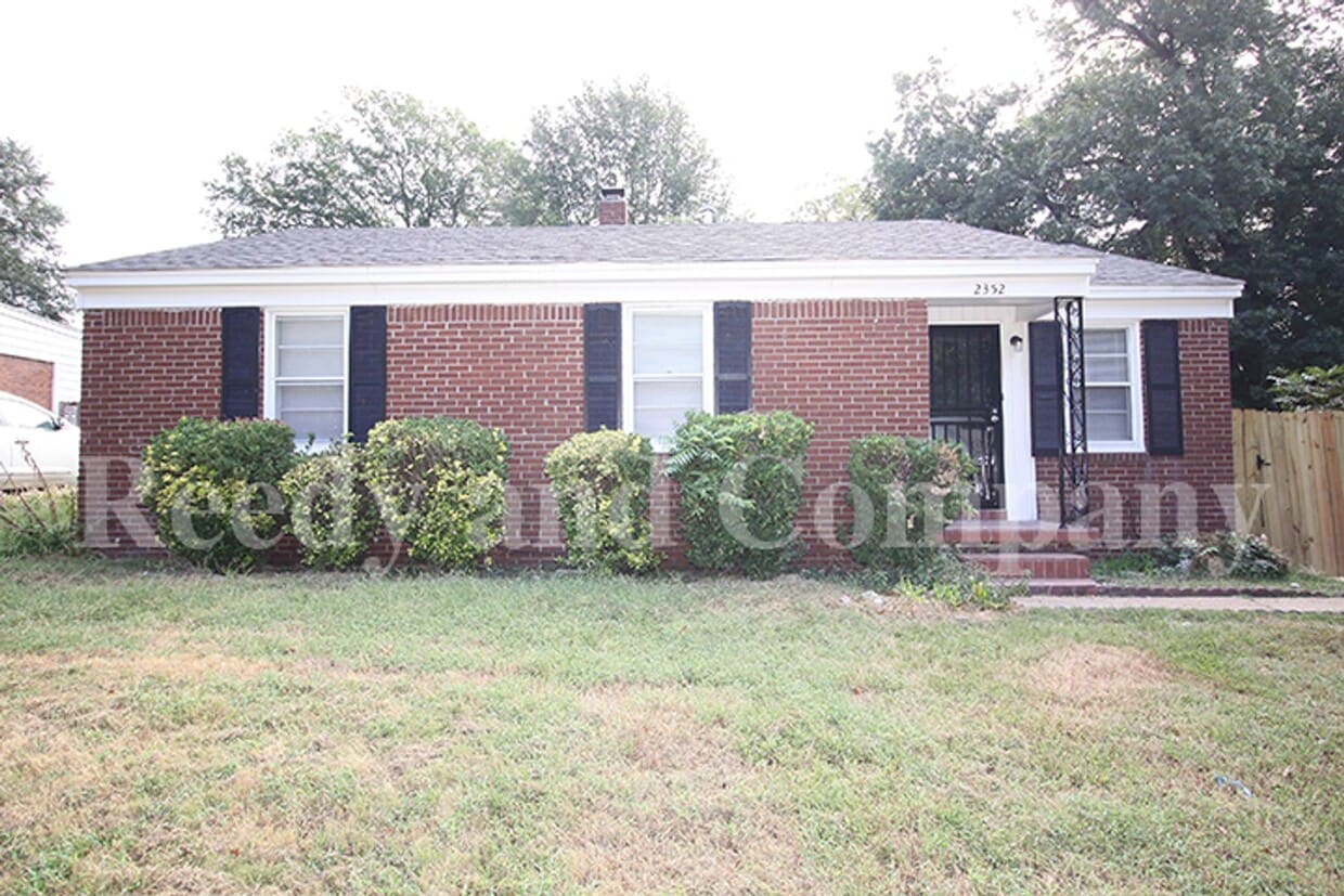 Primary Photo - 2352 Imogene St
