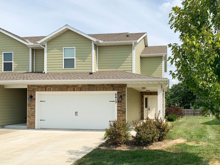 Stunning 3 Bedroom 2.5 Bath Shawnee Townhome House Rental in Shawnee