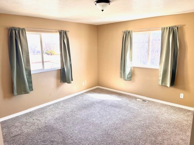 Building Photo - 2048 N Boysenberry Dr