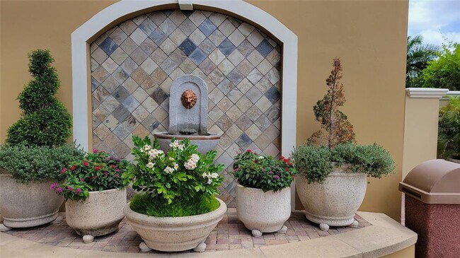 Building Photo - 1064 N Tamiami Trl