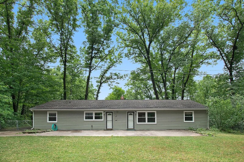 3555 W B Ave, Plainwell, MI 49080 House for Rent in Plainwell, MI