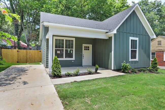 Building Photo - 571 Sharon Dr