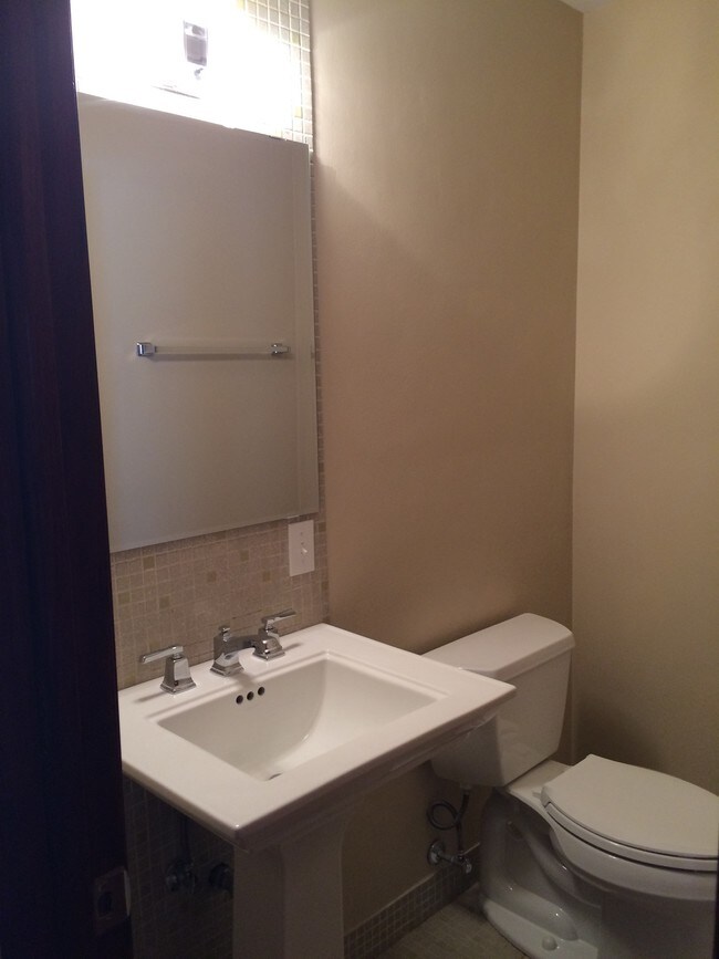 Building Photo - 4030 N 93rd St