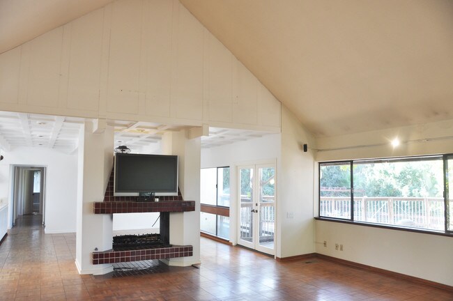 Foto del edificio - 9617 Oak Pass Rd