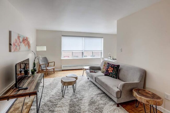 Photo du bâtiment - Birchmount Apartments - 3 Bedroom