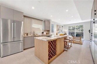 Building Photo - 14570 1/2 Dickens St