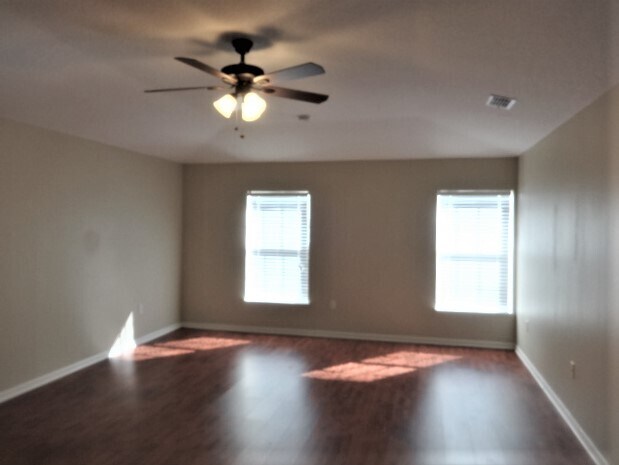 Foto del edificio - 1454 Sterns Drive