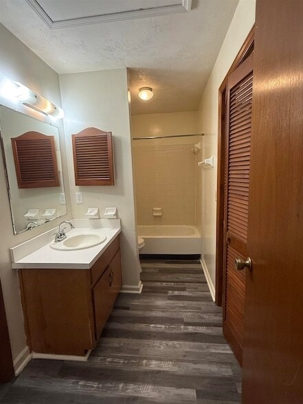 Building Photo - 1873 Larette Dr