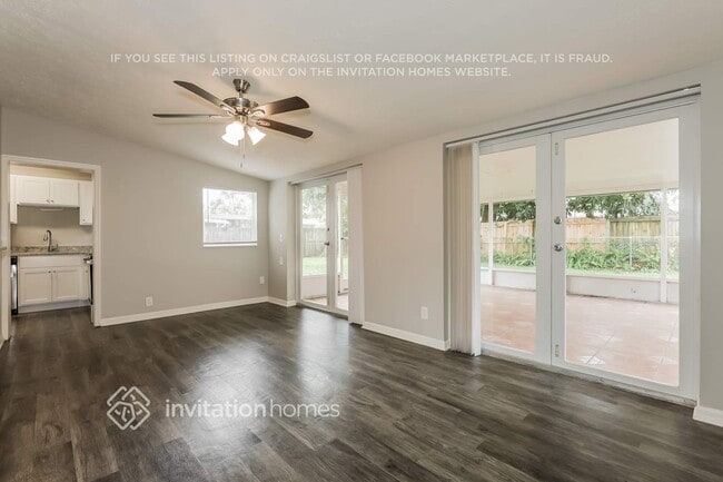 Foto del edificio - 813 E River Dr