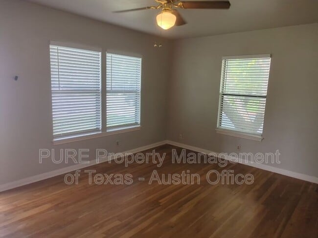 Building Photo - 1720 Justin Ln