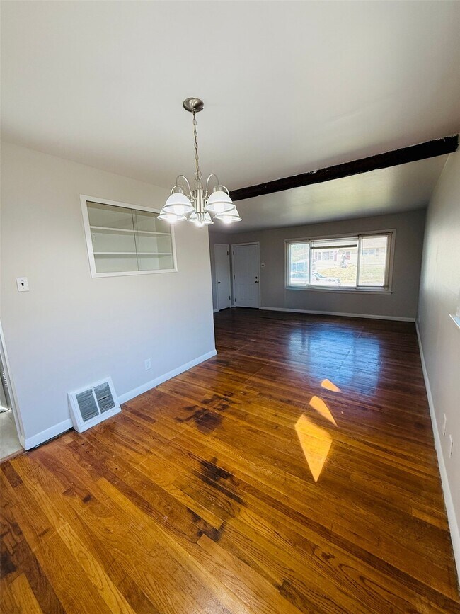 Foto del edificio - 936 Highmont Dr