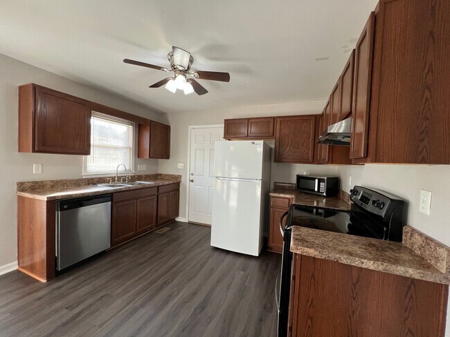 Building Photo - 5725 Randleman St.