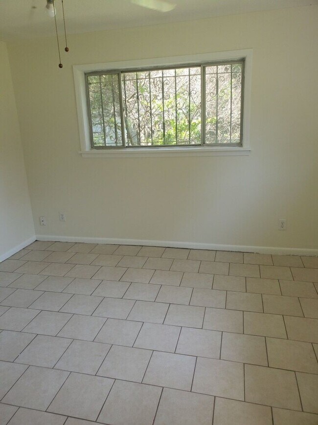 Foto del edificio - Ranch style home off North Market...