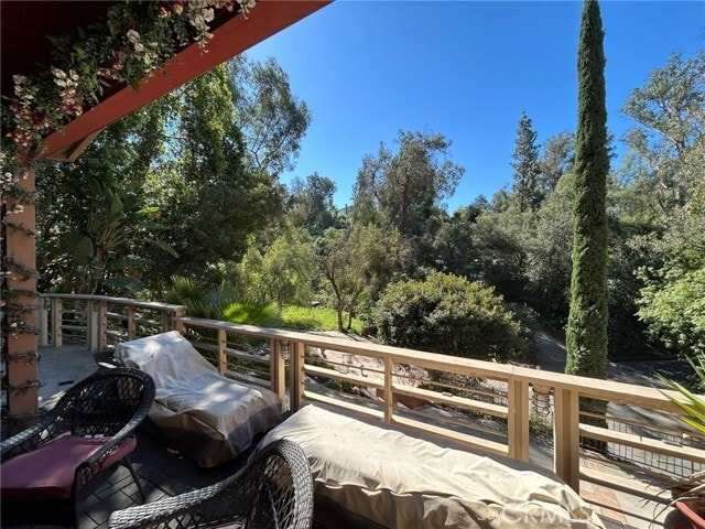 Foto del edificio - 300 S Timken Rd