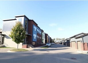 Building Photo - 1250 Diamond Ct