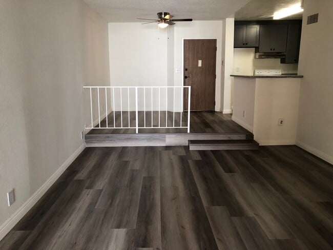 Building Photo - 515 S La Fayette Park Pl